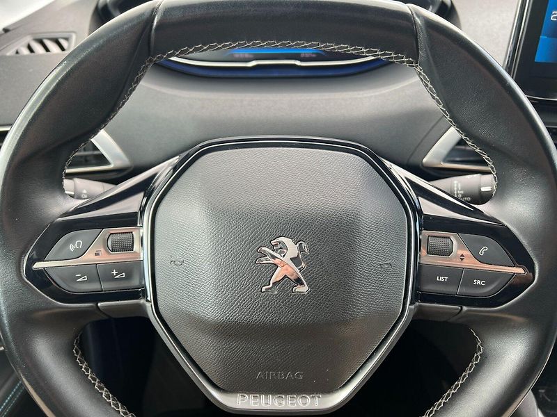 Peugeot 5008 (2021) 1.2PT 96kW! Allure! Tažné! LED - fotka 28 z 43