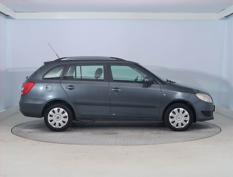 Škoda Fabia (2011) 1.6 TDI, po STK - fotka 6 z 14
