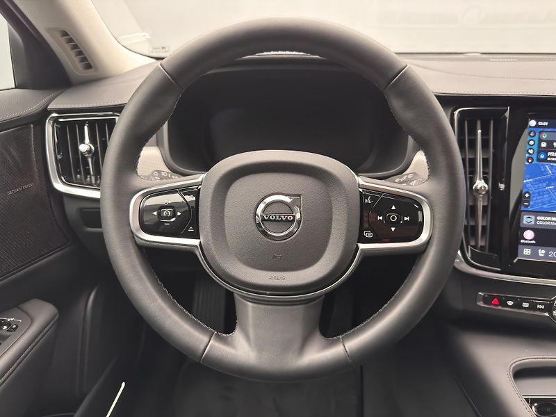 Volvo V90 B4 BRIGHT PLUS AUT - fotka 3 z 46