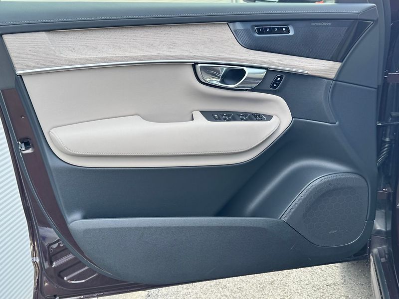 Volvo XC90 PLUS T8, 360°, VZDUCH, 335kW - fotka 8 z 25