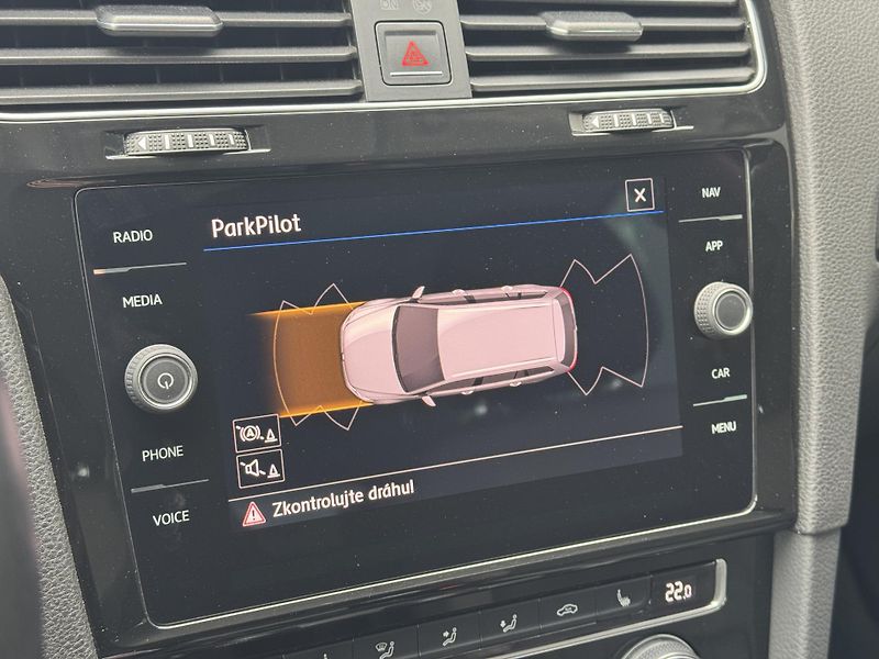 Volkswagen Golf (2017) 2.0TDi MAN Highline+, DPH, RZV - fotka 36 z 49
