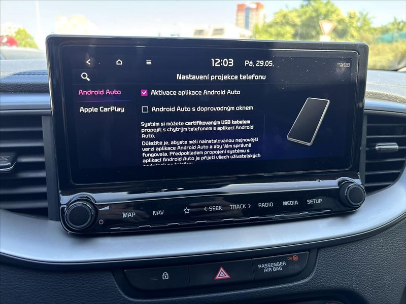 Kia Ceed 1,5 TGDi 118kW AT TOP KAMERA - fotka 18 z 43