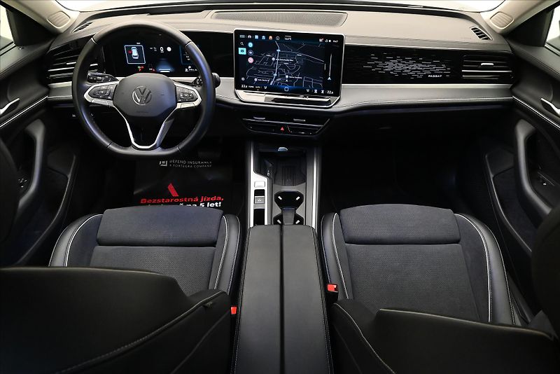 Volkswagen Passat 2,0 TDI 110 kW DSG Business Zá - fotka 15 z 33
