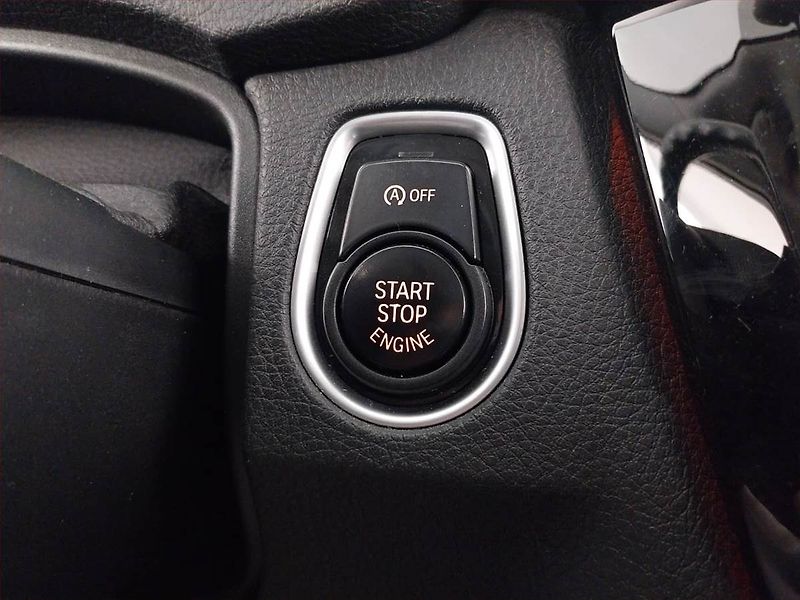 BMW Řada 3 (2016) 330 d xDrive, 4X4, Automat - fotka 28 z 28
