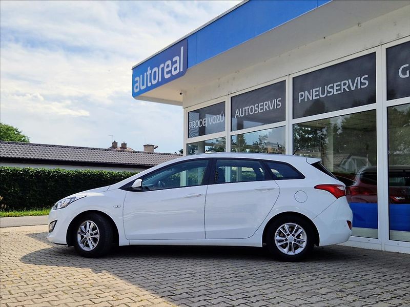 Hyundai i30 1,6 i 1.MAJITEL POUZ AUTORIZAK - fotka 2 z 32