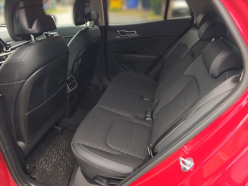 Kia Sportage 1,6 TGDI Top 4x4 AT - fotka 7 z 11