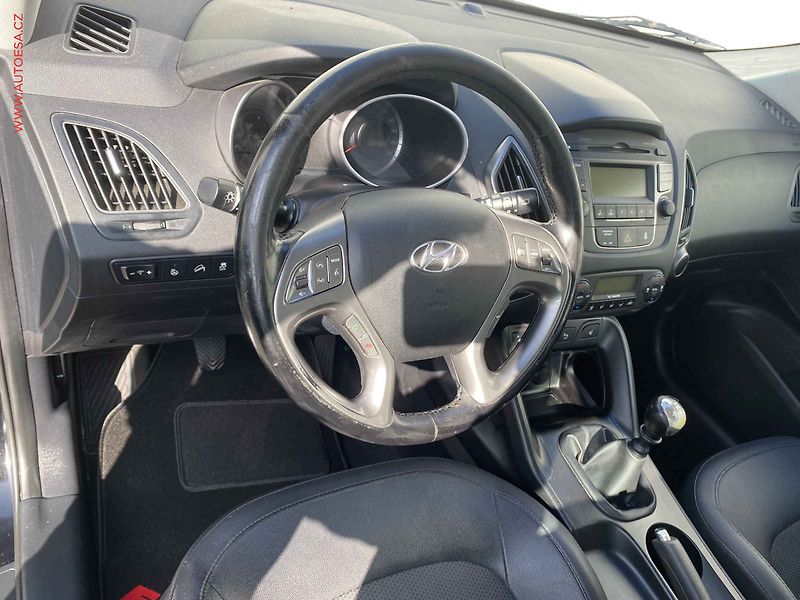 Hyundai ix35 (2015) 1.7CRDi, 2.maj,ČR, AC, tempo - fotka 13 z 18