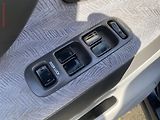 Suzuki Liana (2002) 1.6i 4x4, AC - náhled 13
