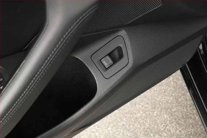 Volkswagen Passat (2019) 1.5 TSI, Automat, Kůže, Navi - fotka 10 z 19