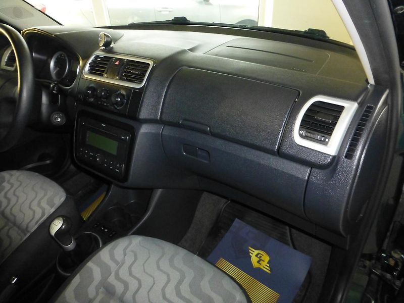 Škoda Roomster (2010) 1,4i**KLIMATIZACE***TAŽNÉ - fotka 15 z 18