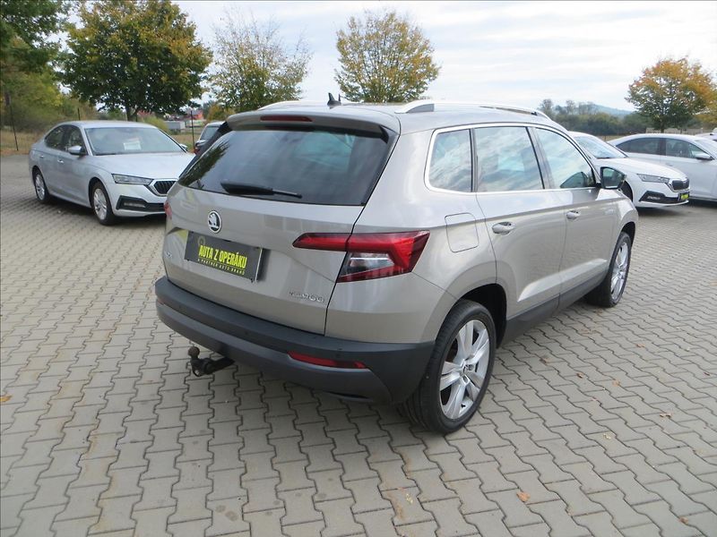 Škoda Karoq 1,5 TSI Style 110kW DSG WEBAST - fotka 11 z 33