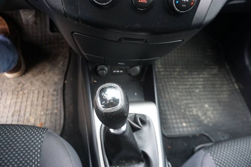Hyundai i30 (2011) 1,4 NOVÉ VČR - fotka 37 z 37