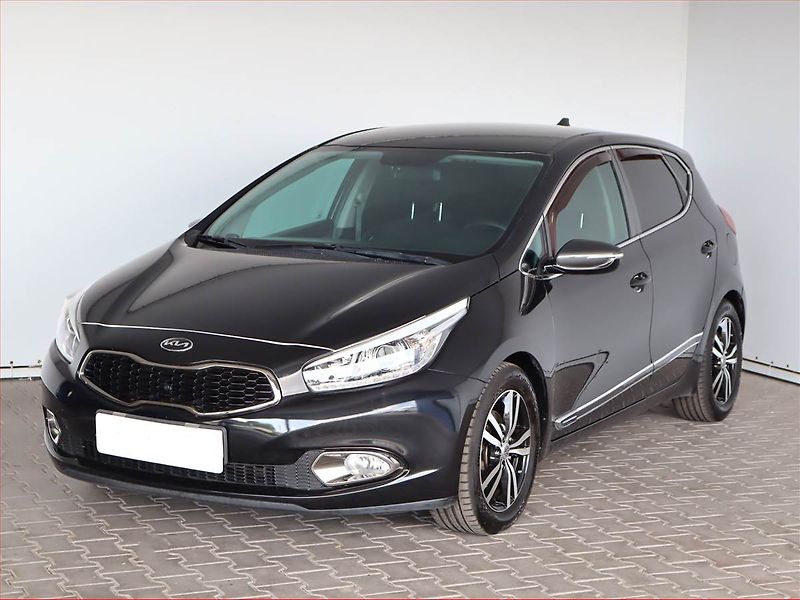 Kia Ceed (2012) Gold 1.6 GDI, Serv.kniha, Navi - fotka 2 z 19