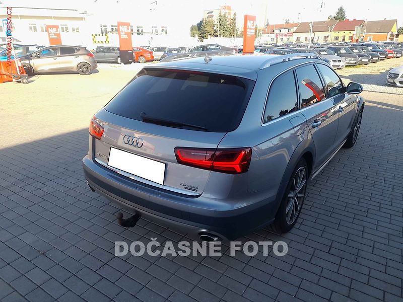 Audi A6 Allroad (2016) 3.0TDi Quattro, ČR, AT, navi - fotka 2 z 3
