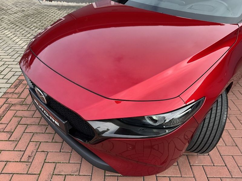Mazda 3 (2019) 2.0i G-122 Ad.LED Bose Kamera - fotka 35 z 49