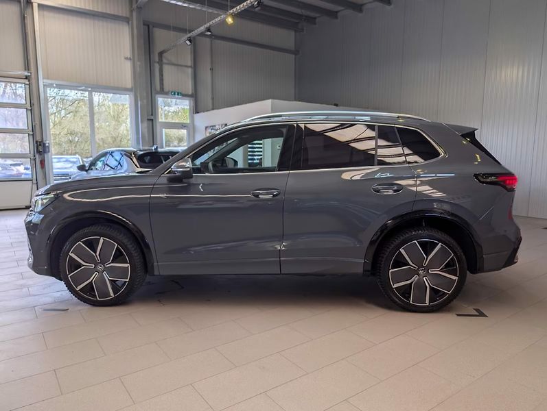 Volkswagen Tiguan TDI 4M R-Line HuD IQ Pano 360 - fotka 5 z 28