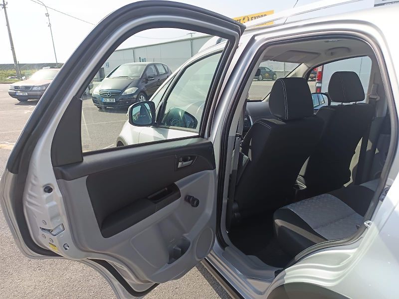 Suzuki SX4 (2013) - fotka 13 z 30