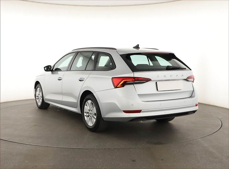 Škoda Octavia (2023) Ambition 2.0 TDI, ČR,1.maj - fotka 4 z 16