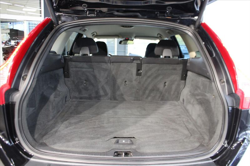 Volvo XC60 D3 AWD Polestar DPH/Tažné - fotka 23 z 26
