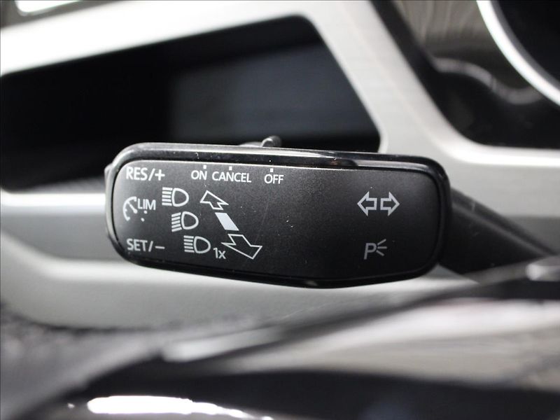Volkswagen Touran 2,0 TDI 110KW LED 1.majitel - fotka 20 z 30