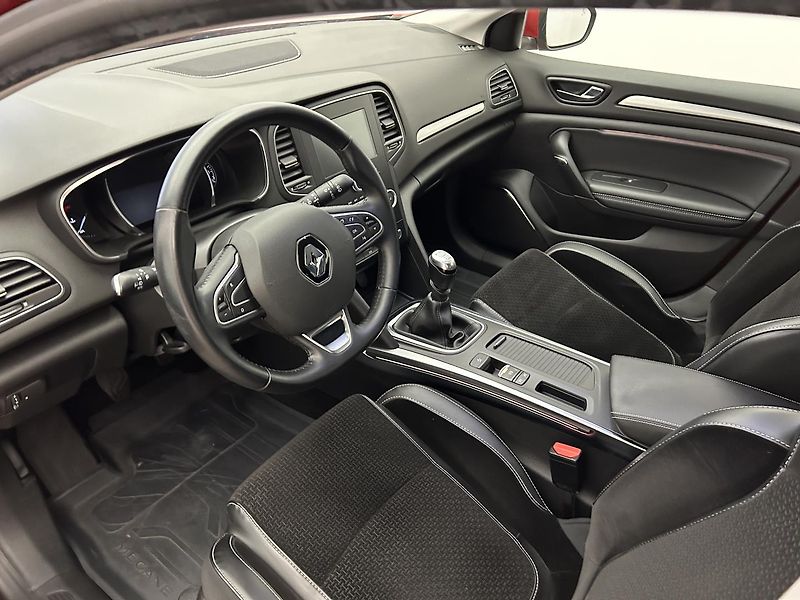 Renault Mégane 1.2 TCe - fotka 6 z 28