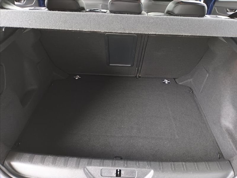 Peugeot 308 2,0 HDI,GT,130KW,ČR,SERVIS,NAV - fotka 19 z 50