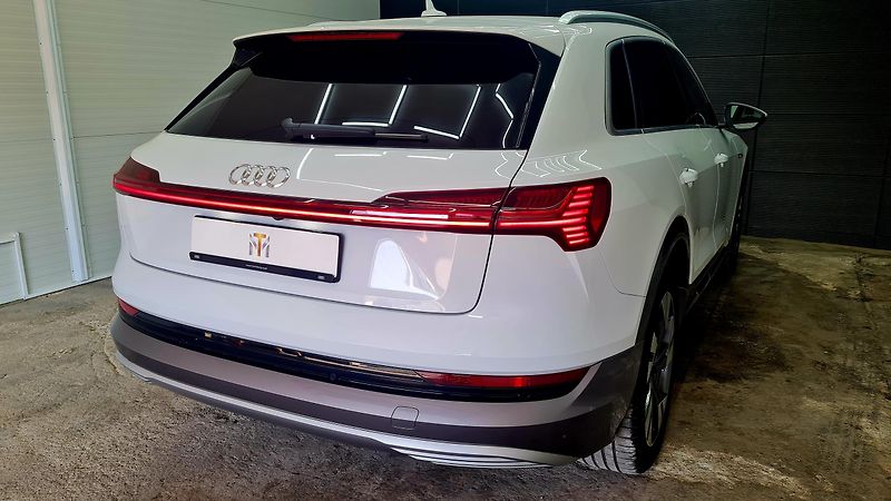 Audi e-tron (2022) 55 ADVANCE - fotka 10 z 15