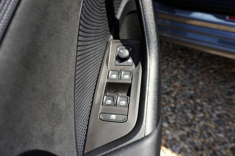 Škoda Octavia (2023) CHALLENGE 2.0 TSI 180 kW - fotka 32 z 50