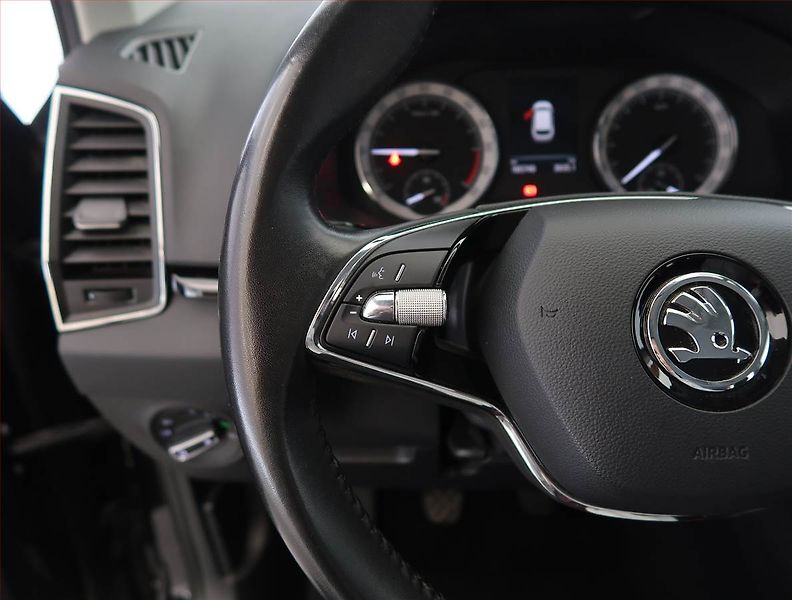 Škoda Karoq (2021) Style 2.0 TDI, Serv.kniha - fotka 19 z 25