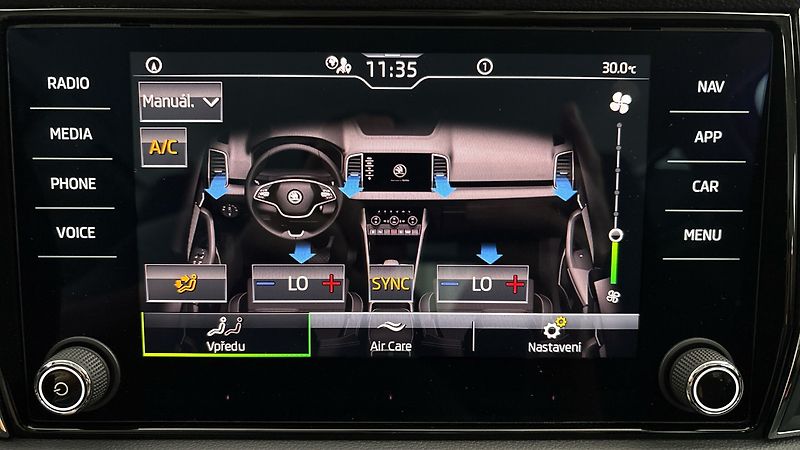 Škoda Karoq 2.0 TDI Ambition - fotka 25 z 25