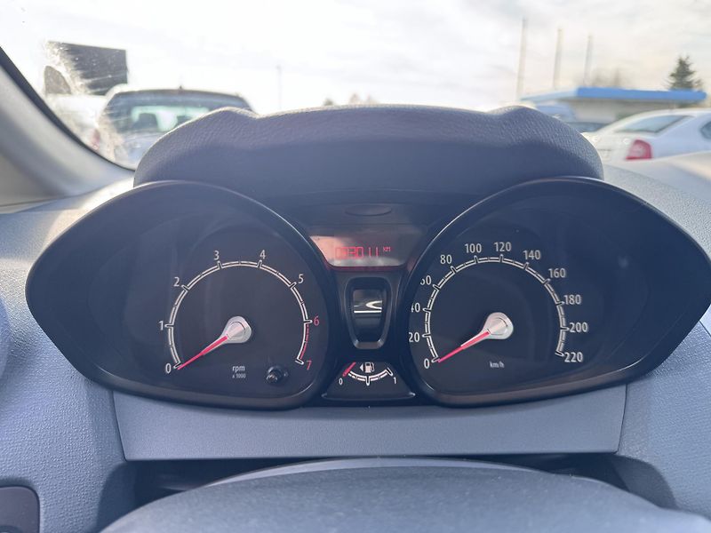 Ford Fiesta 1.25i, 44 kW, 1.Majitel,ČR - fotka 11 z 17