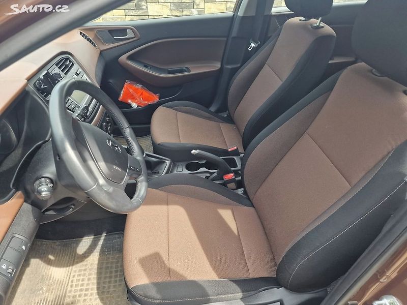 Hyundai i20 KUP CZ,KRÁSNÁ,1.MAJITEL,KOMISE - fotka 10 z 15