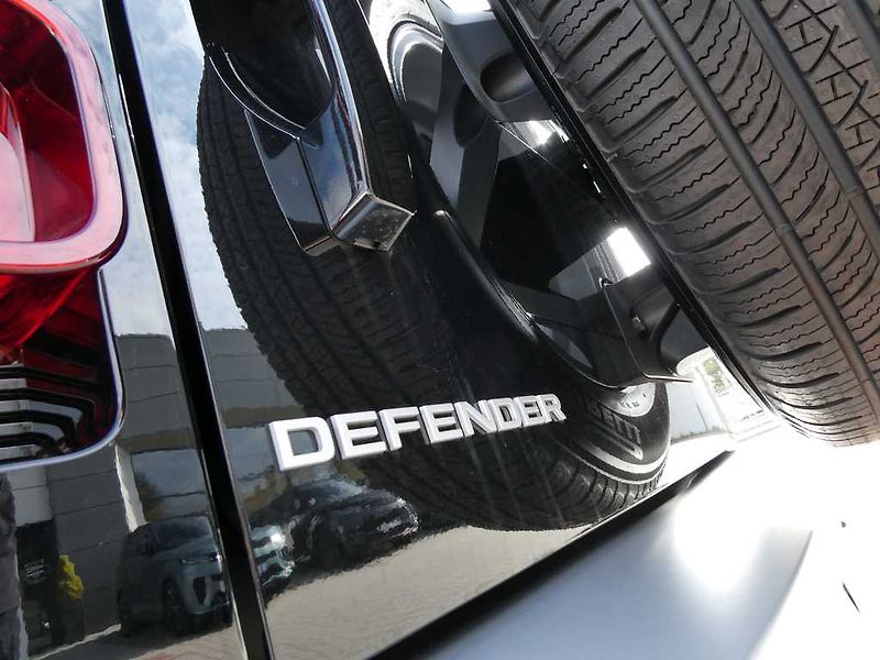 Land Rover Defender 110 3,0 S D200 - fotka 32 z 34