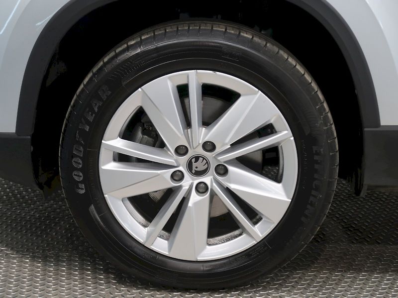 Škoda Karoq (2025) TOP SELECTION 1.5TSI 110KW DSG - fotka 12 z 41