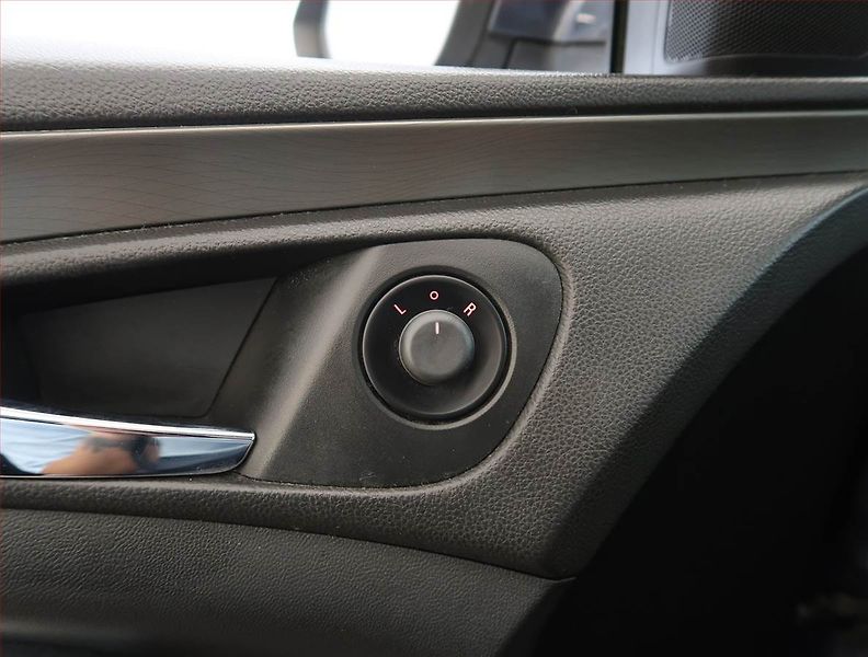 Opel Insignia (2009) 1.8, nová STK, jezdí výborně - fotka 18 z 19
