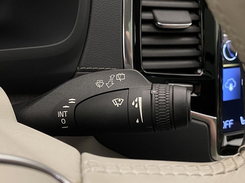 Volvo XC90 T8 AWD RECHARGE REZERVACE - fotka 23 z 58