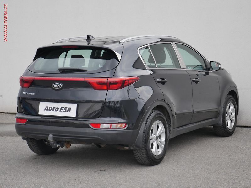 Kia Sportage (2018) 1.6GDi, ČR, Navi, TZ - fotka 4 z 23
