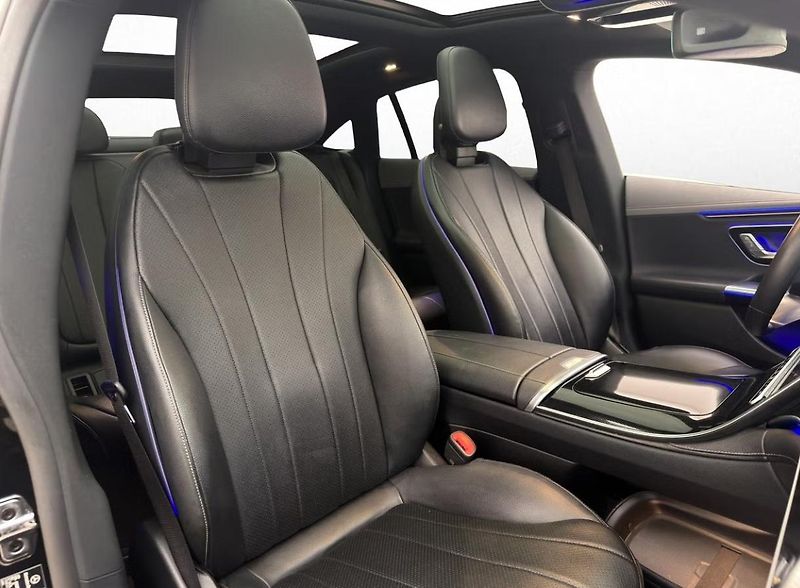 Mercedes-Benz EQE 350 AMG 4M Kamera LED BLIS  - fotka 21 z 34