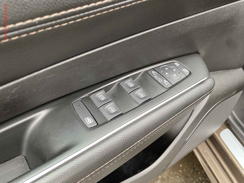 Renault Talisman (2016) 1.6dCi, 1.maj,ČR, AT, LED - fotka 13 z 16
