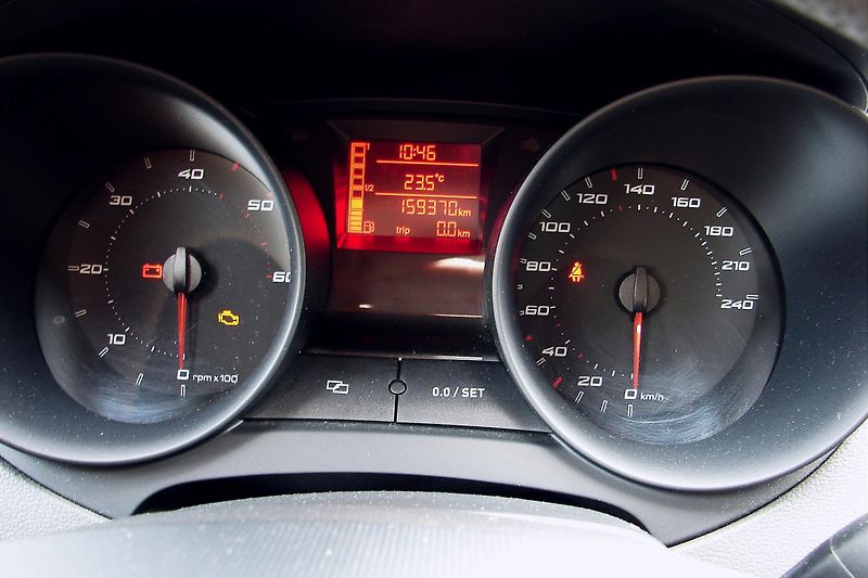 Seat Ibiza IV 1,4TDi 80PS EcoMotive KLIMA - fotka 20 z 32