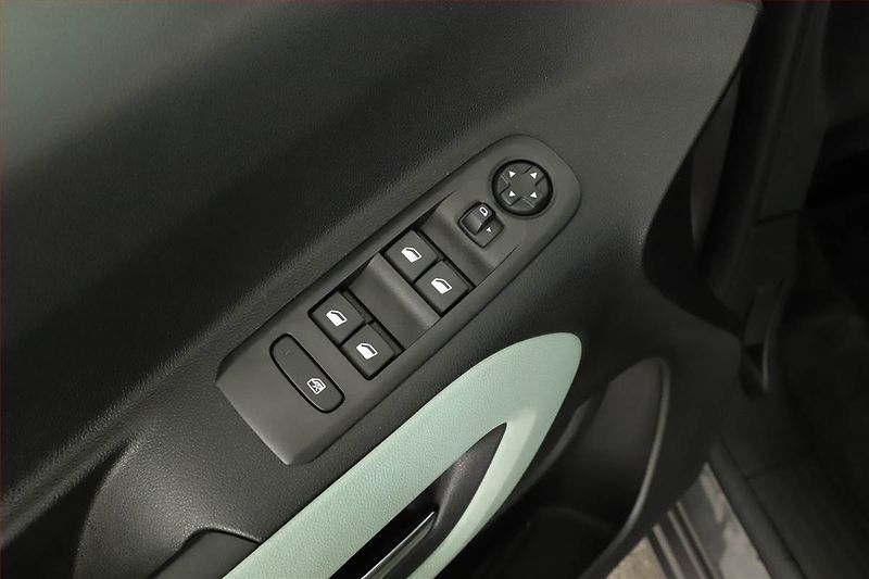 Citroën Berlingo (2018) Feel 1.2 PureTech, 5Míst, ČR - fotka 12 z 13
