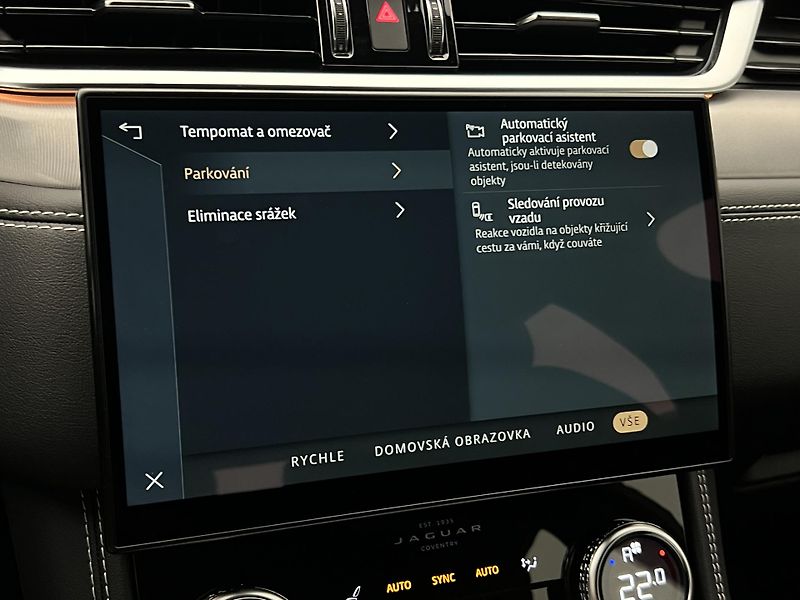 Jaguar F-Pace D200 R-DYNAMIC S AWD AUT - fotka 38 z 44