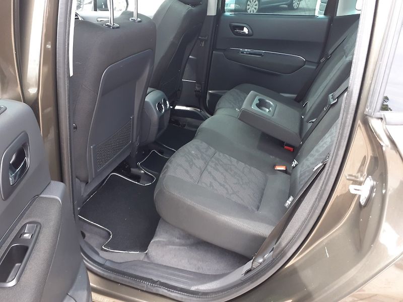Peugeot 3008 (2011) 1.6 i  16V 115Kw - fotka 19 z 36