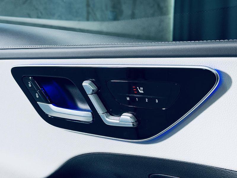 Mercedes-Benz Třídy C (2022) 200*AMG*ZÁRUKA*TAŽNÉ*NAPPA - fotka 17 z 42