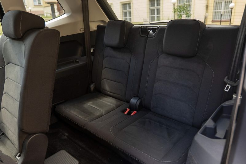 Volkswagen Tiguan Allspace TDI 4x4 DSG 360 HUD Matrix Taž - fotka 17 z 42