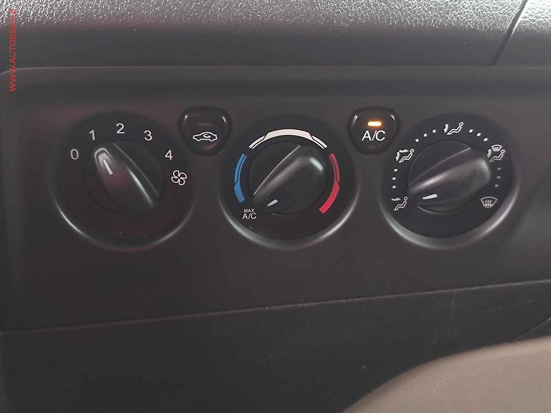 Ford Tourneo Custom (2014) 2.2TDCi L2 9míst, Trend, AC - fotka 14 z 19