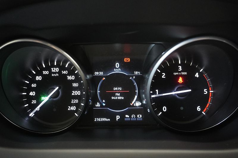 Land Rover Discovery Sport 2.0 110 kW 4WD AUTOMAT - fotka 19 z 28