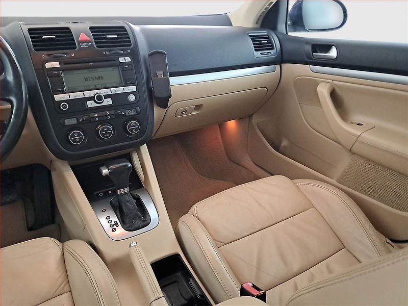 Volkswagen Golf (2008) 2.0 TDI, Serv.kniha, po STK - fotka 8 z 18
