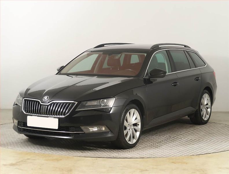 Škoda Superb (2016) 2.0 TDI, Navi, Bi-Xenony - fotka 2 z 22