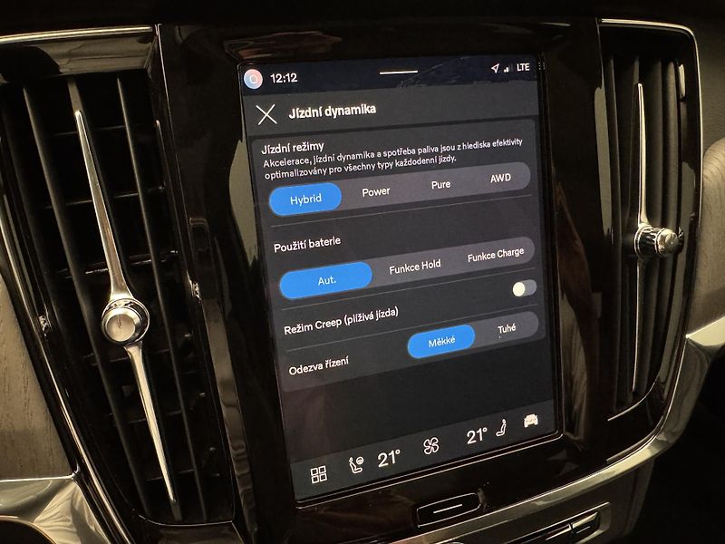 Volvo V90 T8 AWD RECHARGE ULTRA - fotka 38 z 53